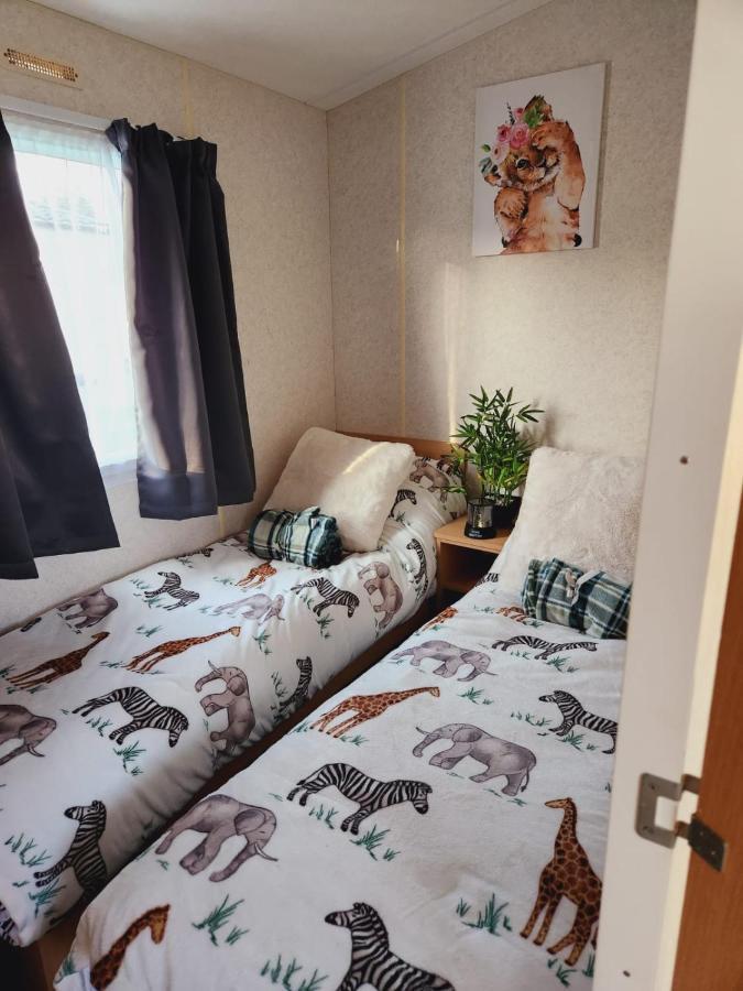 Отель Comfy Caravan On Marine Park Рил Экстерьер фото