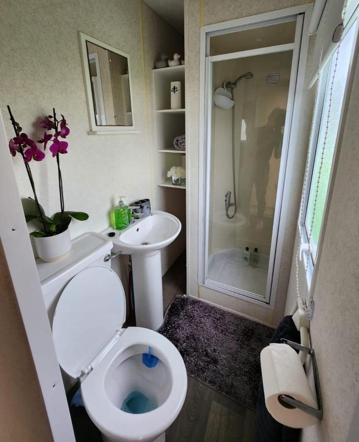 Отель Comfy Caravan On Marine Park Рил Экстерьер фото